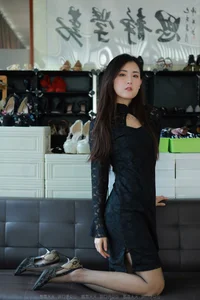 Elegant Hosiery Trends with IESS Model Xiaobao: A Closer Look at Semi-Cylinder Black Stocking Aesthetics - image 57