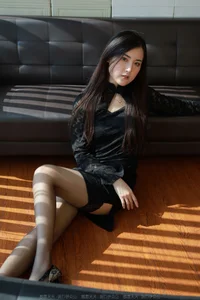 Elegant Hosiery Trends with IESS Model Xiaobao: A Closer Look at Semi-Cylinder Black Stocking Aesthetics - image 20