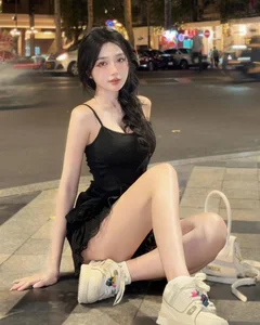 Discover the Sweet and Captivating Style of the Rising Fashion Icon from Dak Nong - image 2