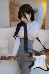 Coser Nyako: Discover the Alluring Guitar Girl Dress (72P - 1V) - image 5
