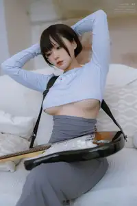 Coser Nyako: Discover the Alluring Guitar Girl Dress (72P - 1V) - image 2