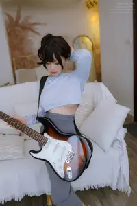 Coser Nyako: Discover the Alluring Guitar Girl Dress (72P - 1V) - image 11