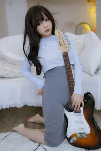 Coser Nyako: Discover the Alluring Guitar Girl Dress (72P - 1V) - image 10