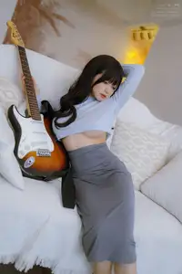 Coser Nyako: Discover the Alluring Guitar Girl Dress (72P - 1V) - image 4