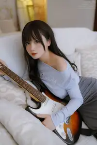 Coser Nyako: Discover the Alluring Guitar Girl Dress (72P - 1V) - image 12