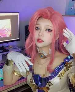 The Sweet Charm of Modern Cosplay: Captivating Fans Worldwide - image 4