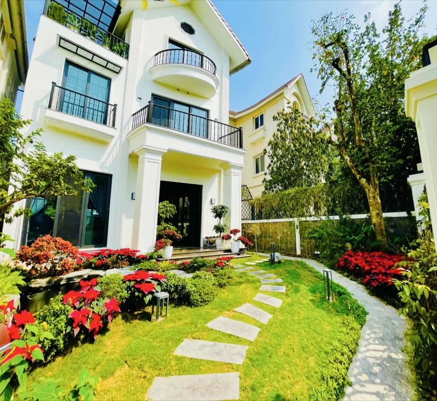 Inside the Stunning $2.5 Million Lakeside Villa of Vietnam's Wealthiest TV Star