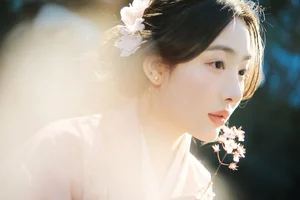 Elegant Portrait Photography: Xiao Rou in YiTuYu Art Language Vol.9025 – Chic Fashion and Artistic Poses for Modern Aesthetic Inspiration - image 11