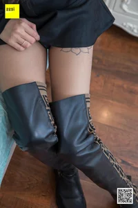 Xiao Han's Style Transformation: From Long Boots to Elegant High Heels - image 27