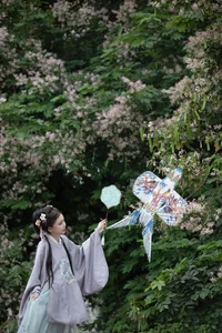 Ethereal Hanfu Beauty in Spring Bloom - YiTuYu Vol.8872 E E Chi Bu Bao - image 28