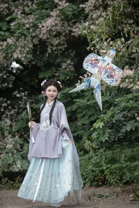 Ethereal Hanfu Beauty in Spring Bloom - YiTuYu Vol.8872 E E Chi Bu Bao - image 33