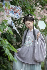 Ethereal Hanfu Beauty in Spring Bloom - YiTuYu Vol.8872 E E Chi Bu Bao - image 22