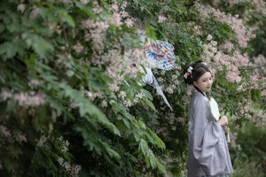 Ethereal Hanfu Beauty in Spring Bloom - YiTuYu Vol.8872 E E Chi Bu Bao - image 4