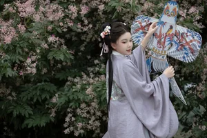 Ethereal Hanfu Beauty in Spring Bloom - YiTuYu Vol.8872 E E Chi Bu Bao - image 29