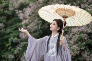 Ethereal Hanfu Beauty in Spring Bloom - YiTuYu Vol.8872 E E Chi Bu Bao - image 16