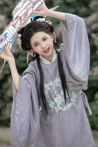 Ethereal Hanfu Beauty in Spring Bloom - YiTuYu Vol.8872 E E Chi Bu Bao - image 23
