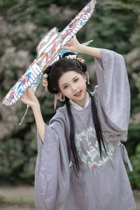 Ethereal Hanfu Beauty in Spring Bloom - YiTuYu Vol.8872 E E Chi Bu Bao - image 21