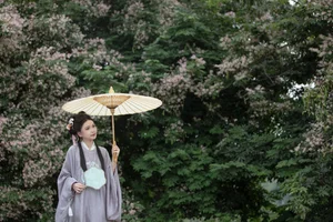 Ethereal Hanfu Beauty in Spring Bloom - YiTuYu Vol.8872 E E Chi Bu Bao - image 24