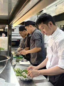 Discover Hanoi’s Michelin-Recommended Lotus Cuisine: A Culinary Journey into Vietnamese Tradition - image 11