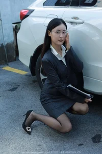 IESS Xiao Bao Mature Elegance Gallery - Sophisticated Lifestyle and Fashion Photography - image 8