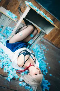 Coser Chunmomo Self-Portrait Part02: Delicate Charms Amidst Dreamy Blue Petals - image 5