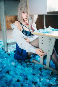 Coser Chunmomo Self-Portrait Part02: Delicate Charms Amidst Dreamy Blue Petals - image 0