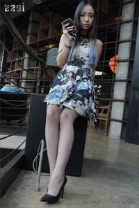 Silk Foot Bento 013: Zhang Xinyue in Grey Silk - The Intersection of Comfort and Style - image 2