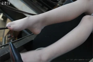 Silk Foot Bento 013: Zhang Xinyue in Grey Silk - The Intersection of Comfort and Style - image 18