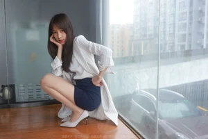 Elegant Fashion Photography: Model Meizi in the IESS Charming Hip-Hugging Skirt Collection - image 56