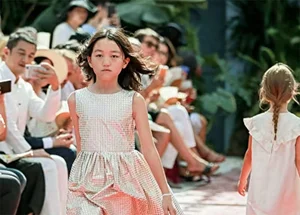 The Stunning Transformation of Li Yan: Faye Wong’s Daughter Celebrates Her 18th Birthday - image 3