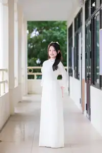VGU No.164: VGU Student Showcases Pure Beauty in Traditional White Ao Dai - image 8