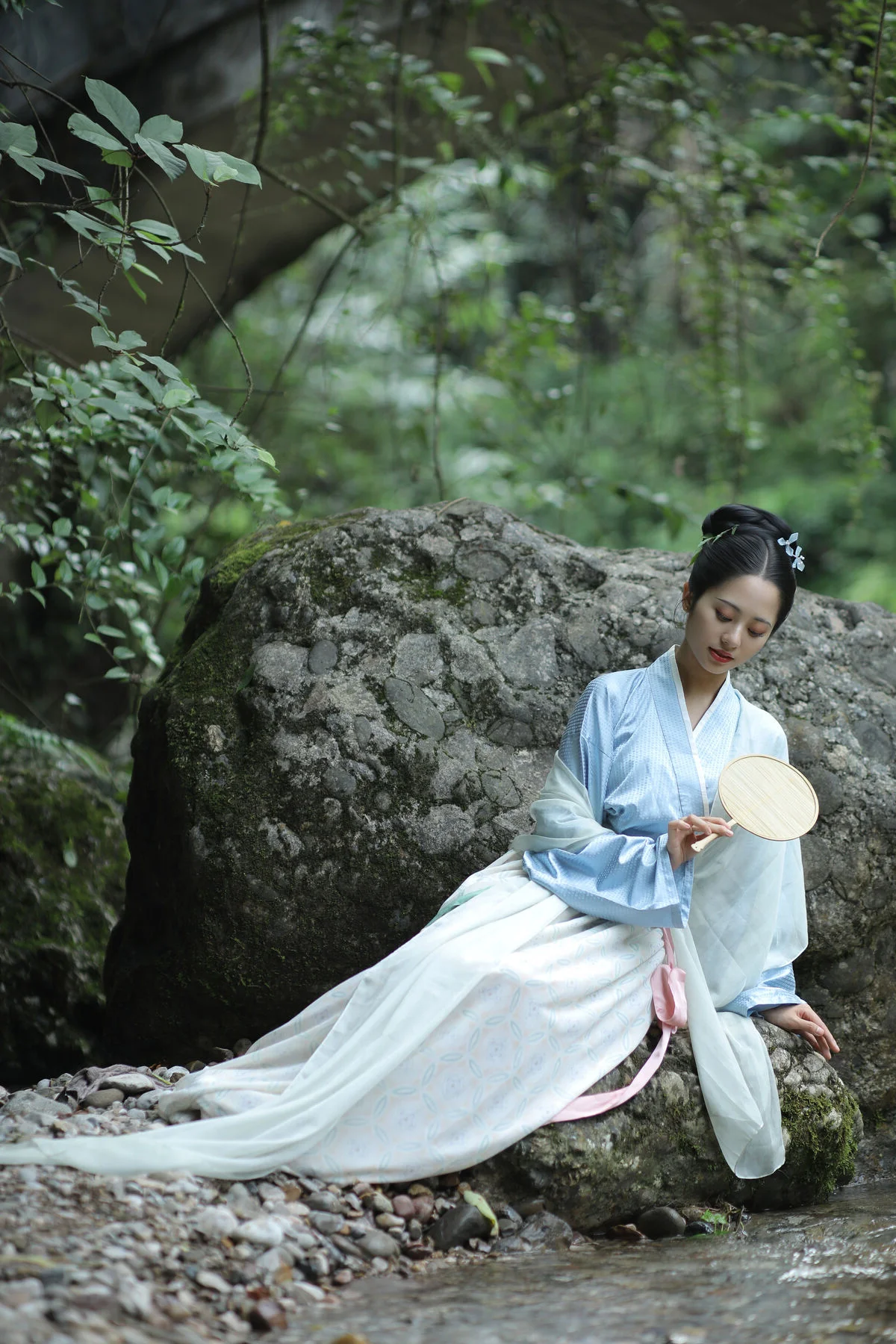 Ethereal Beauty of Shi Yu Shi Ya in YiTuYu Vol.8959 - A Serene Riverside Poem