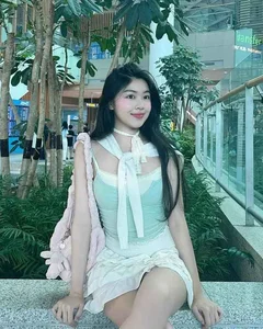 Lo Lem’s Sophisticated Style: The Daughter of Quyen Linh Radiates Elegance with Luxury Supercar Lifestyle - image 0