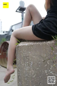 Elegant Jingjing in Mini Skirt and Nude Stockings - IESS Sixiangjia 164 Photography Collection - image 26