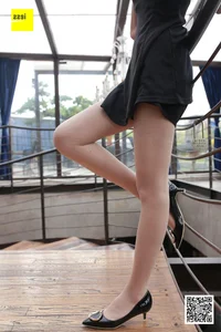 Elegant Jingjing in Mini Skirt and Nude Stockings - IESS Sixiangjia 164 Photography Collection - image 62