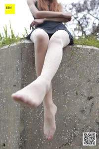 Elegant Jingjing in Mini Skirt and Nude Stockings - IESS Sixiangjia 164 Photography Collection - image 55