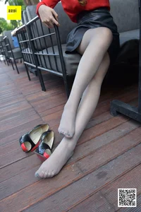 IESS SiXiangJia 113: Zi Zi Featuring Peep-Toe Patent Leather Heels - image 76