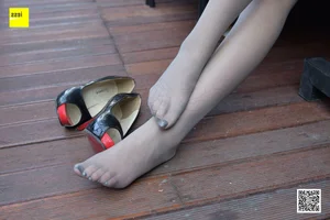 IESS SiXiangJia 113: Zi Zi Featuring Peep-Toe Patent Leather Heels - image 74