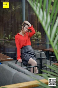 IESS SiXiangJia 113: Zi Zi Featuring Peep-Toe Patent Leather Heels - image 90