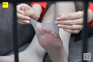 IESS SiXiangJia 113: Zi Zi Featuring Peep-Toe Patent Leather Heels - image 49