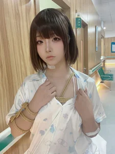 Coser Yuuhui Sick Little Sister Photo & Video Gallery - 38P 2V - image 2