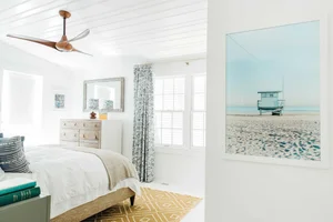 Sophisticated Yellow Interior Decor: Brightening Your Home Without Overwhelming the Senses - image 1