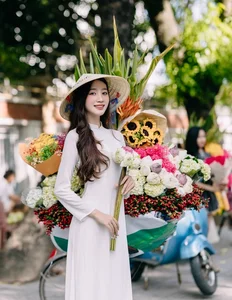 Elegant Vietnamese Education Student Shines in Traditional Ao Dai Street Photography Gallery - image 3