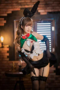 Elegant Monica-Inspired Vintage Glamour Photoshoot featuring Feng Jiang Jiang V in a Stunning Black Dress – High-Quality 32P Aesthetic Portrait Gallery - image 7