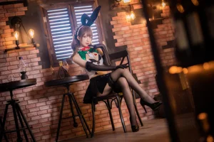 Elegant Monica-Inspired Vintage Glamour Photoshoot featuring Feng Jiang Jiang V in a Stunning Black Dress – High-Quality 32P Aesthetic Portrait Gallery - image 2