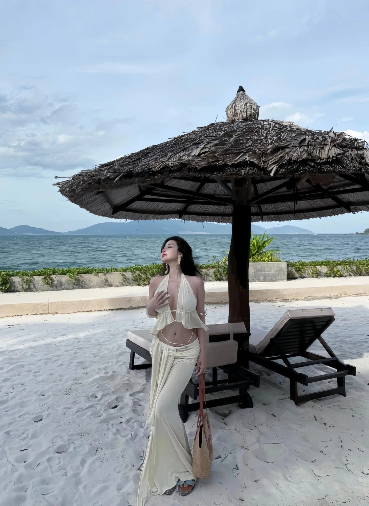Vo Ngoc Tran Beach Style: Exploring the Hottest Trends from Saigon’s Premier Influencer