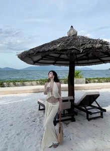 Vo Ngoc Tran Beach Style: Exploring the Hottest Trends from Saigon’s Premier Influencer - image 0