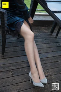 IESS Chinese Model Zizi: The Radiant Beauty of Blooming Season - image 35