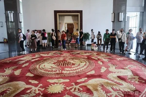 Visiting the Independence Palace: Navigating Crowds at Ho Chi Minh City's Historic Landmark - image 5
