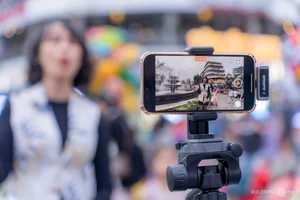 Hanoi's Iconic 'Shark's Jaw' Building Becomes a Top Photography Hotspot for Tourists - image 3
